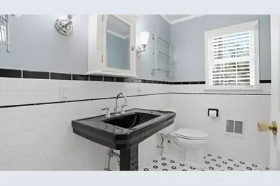 18 Beaver Lane W, Westhampton, NY 11977 - Photo 17