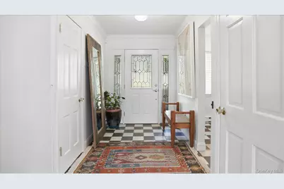 18 Beaver Lane W, Westhampton, NY 11977 - Photo 5