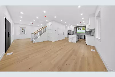 8366 Charlecote Ridge, Jamaica, NY 11432 - Photo 7