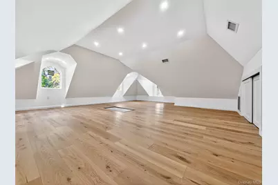 8366 Charlecote Ridge, Jamaica, NY 11432 - Photo 35
