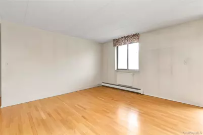 136-17 Maple Avenue #5H, Flushing, NY 11355 - Photo 5