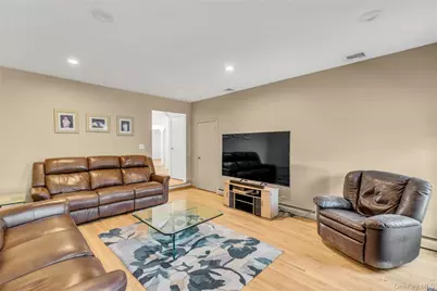 132 Washington Avenue, Plainview, NY 11803 - Photo 17