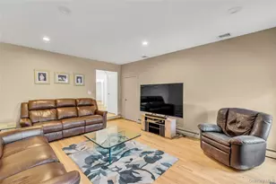 132 Washington Ave, Plainview, NY 11803 - Photo 17