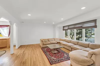 132 Washington Avenue, Plainview, NY 11803 - Photo 11