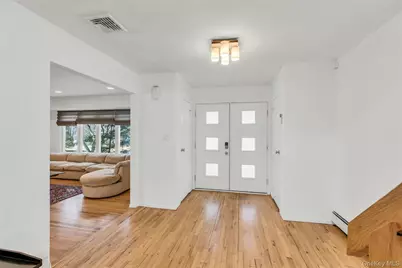 132 Washington Avenue, Plainview, NY 11803 - Photo 9