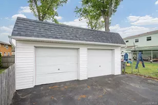 675 Little East Neck Rd, West Babylon, NY 11704 - Photo 19