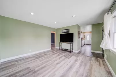 29 Franklin Street, Islip, NY 11751 - Photo 7