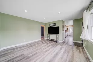 29 Franklin St, Islip, NY 11751 - Photo 7
