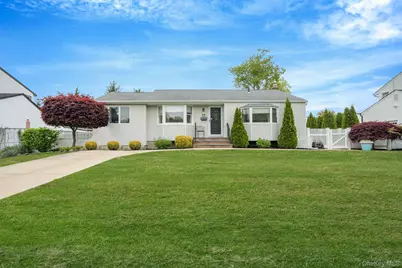 29 Franklin Street, Islip, NY 11751 - Photo 1