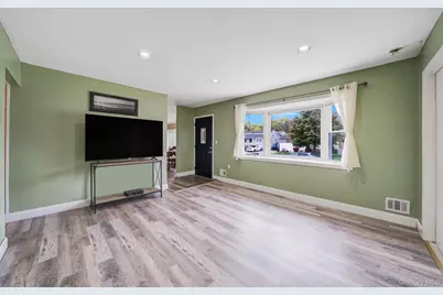 29 Franklin Street, Islip, NY 11751 - Photo 9