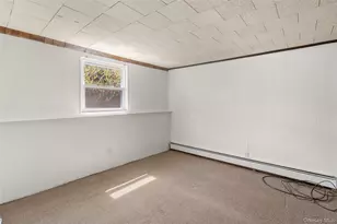 21 Reese Pl, Farmingdale, NY 11735 - Photo 13