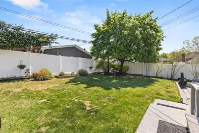 21 Reese Place, Farmingdale, NY 11735 - Photo 17