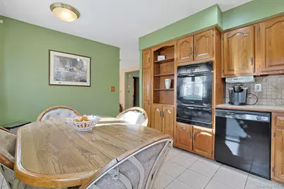 25 Tennyson Drive, Nanuet, NY 10954 - Photo 13