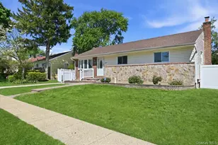 82 Morris Dr, East Meadow, NY 11554 - Photo 3