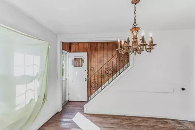 461 Madison Avenue, West Hempstead, NY 11552 - Photo 9