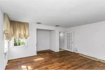 461 Madison Avenue, West Hempstead, NY 11552 - Photo 5