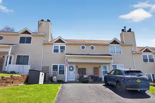 8 Franklin Pl, Washingtonville, NY 10992 - Photo 3