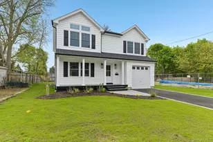 384 Scudder Ave, Copiague, NY 11726 - Photo 3
