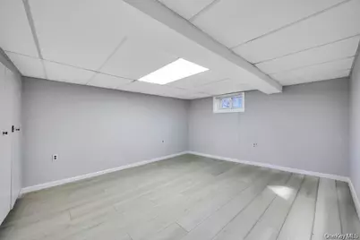 30 Andover Lane, Hicksville, NY 11801 - Photo 33