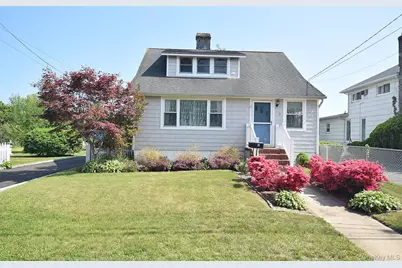 [Address not provided], Lindenhurst, NY 11757 - Photo 1