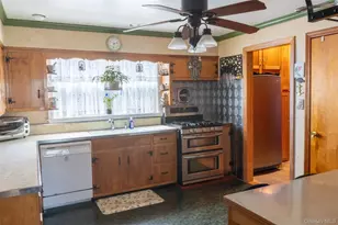 19 and 19A Brook St, Lindenhurst, NY 11757 - Photo 17