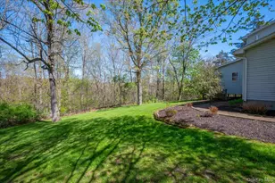 13 Hart Dr, Poughkeepsie, NY 12603 - Photo 3