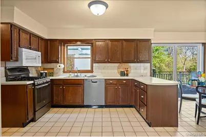 13 Hart Drive, Poughkeepsie, NY 12603 - Photo 9
