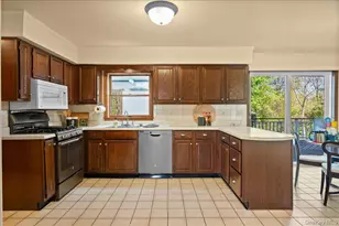 13 Hart Dr, Poughkeepsie, NY 12603 - Photo 9