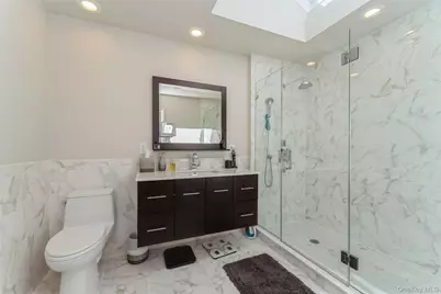 7 Greenacre Court, Syosset, NY 11791 - Photo 13