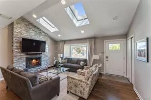 7 Greenacre Ct, Syosset, NY 11791 - Photo 3