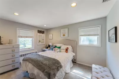 7 Greenacre Court, Syosset, NY 11791 - Photo 15