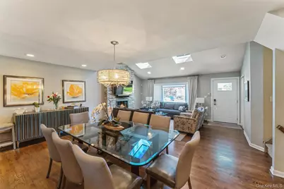 7 Greenacre Court, Syosset, NY 11791 - Photo 5