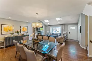 7 Greenacre Ct, Syosset, NY 11791 - Photo 5