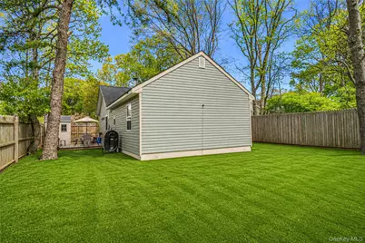 332 Commack Road, Shirley, NY 11967 - Photo 23