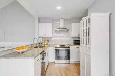 332 Commack Road, Shirley, NY 11967 - Photo 9