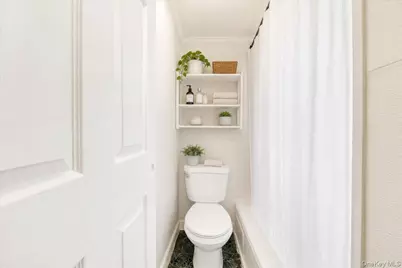 4521 Carpenter Avenue, Bronx, NY 10470 - Photo 19