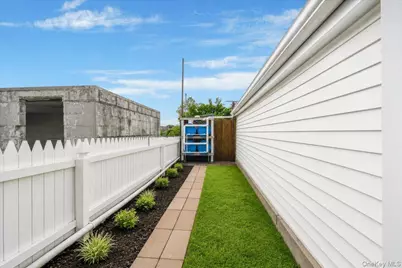4521 Carpenter Avenue, Bronx, NY 10470 - Photo 21
