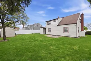 44 Cliff Ln, Levittown, NY 11756 - Photo 23
