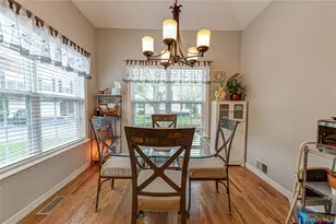 34 Paddington Cir, Smithtown, NY 11787 - Photo 7