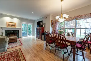 34 Paddington Cir, Smithtown, NY 11787 - Photo 9