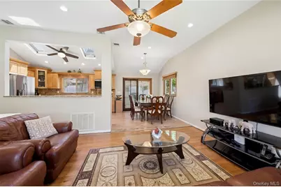 115 Morewood Drive, Smithtown, NY 11787 - Photo 15