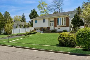 115 Morewood Dr, Smithtown, NY 11787 - Photo 3