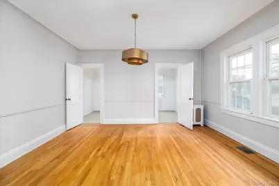 215 Lakeview Avenue, Rockville Centre, NY 11570 - Photo 15