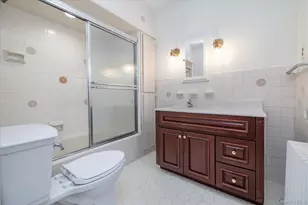 215 Lakeview Ave, Rockville Centre, NY 11570 - Photo 23