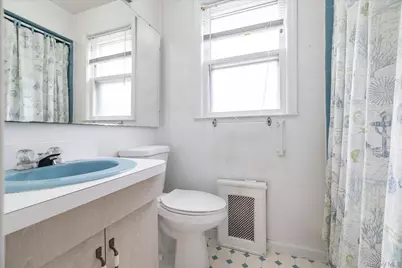 215 Lakeview Avenue, Rockville Centre, NY 11570 - Photo 17