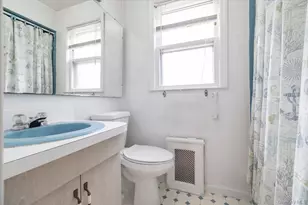 215 Lakeview Ave, Rockville Centre, NY 11570 - Photo 17