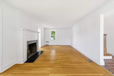 215 Lakeview Avenue, Rockville Centre, NY 11570 - Photo 11