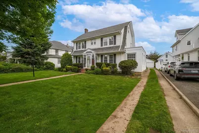 215 Lakeview Avenue, Rockville Centre, NY 11570 - Photo 7