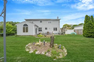 75 Pawnee Dr, Commack, NY 11725 - Photo 7