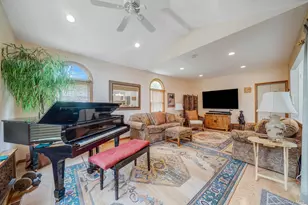 75 Pawnee Dr, Commack, NY 11725 - Photo 23